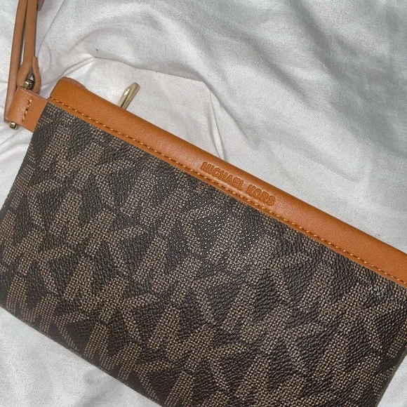 Michael Kors Tan and Brown Monogram Crossbody /fanny pack - Picture 2 of 7
